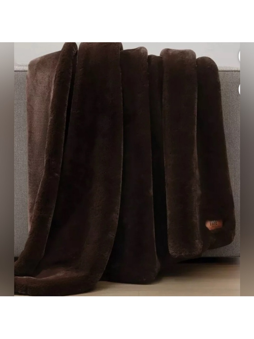 Frye Luxe Faux Fur Throw Blanket chocolate brown 60x70